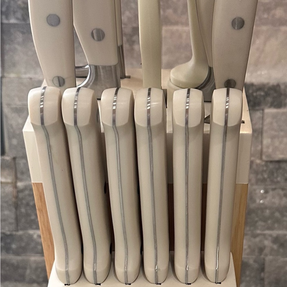 Elegant Carote Cream Knife Set